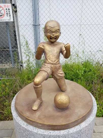 Bronze statue: Ryo Ishizaki