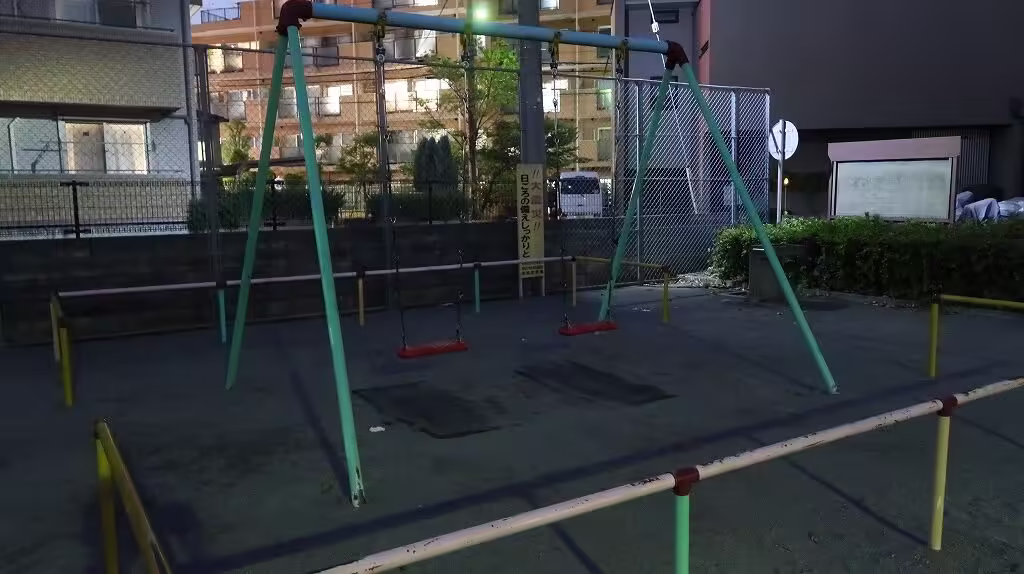 Yotsuya Park - Yofukashi no Uta Real life Locations in Japan