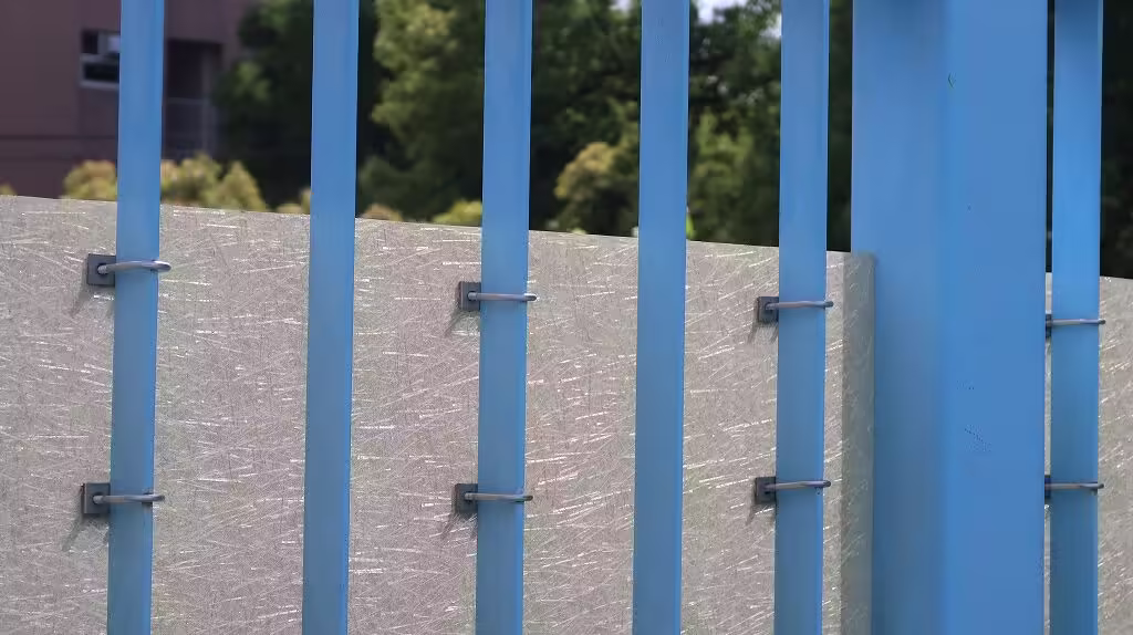 Pedestrian bridge near the Meguro Ward General Office intersection