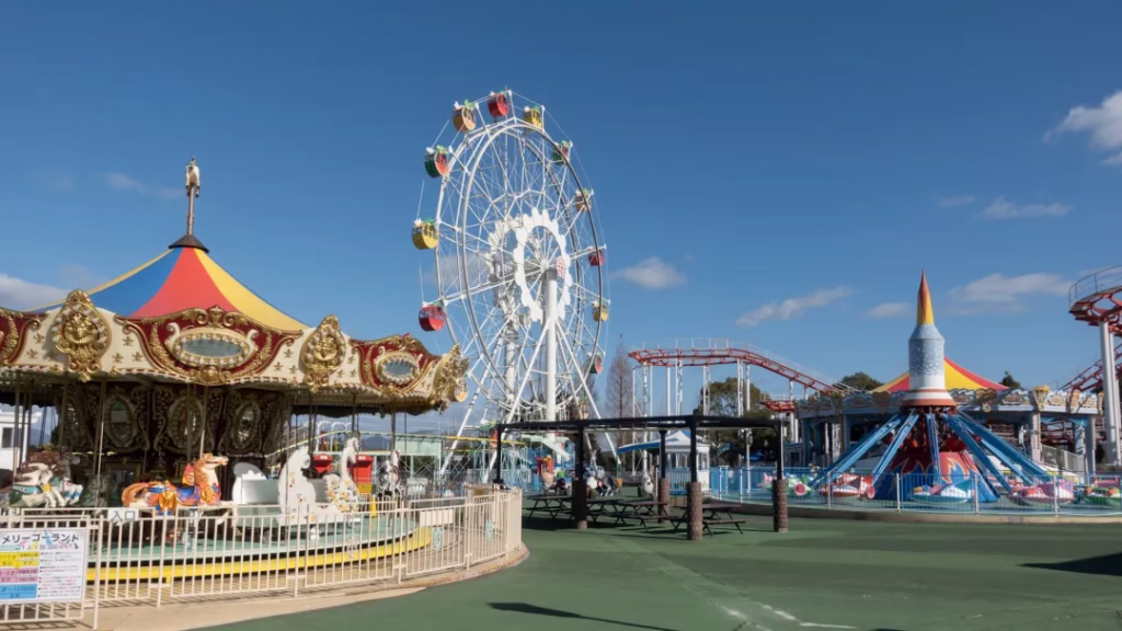 Real-Life Location of Suzume: The Complete Japan Travel Guide to the Anime’s Real Places - Kobe Fruit and Flower Park — The Abandoned Amusement Park